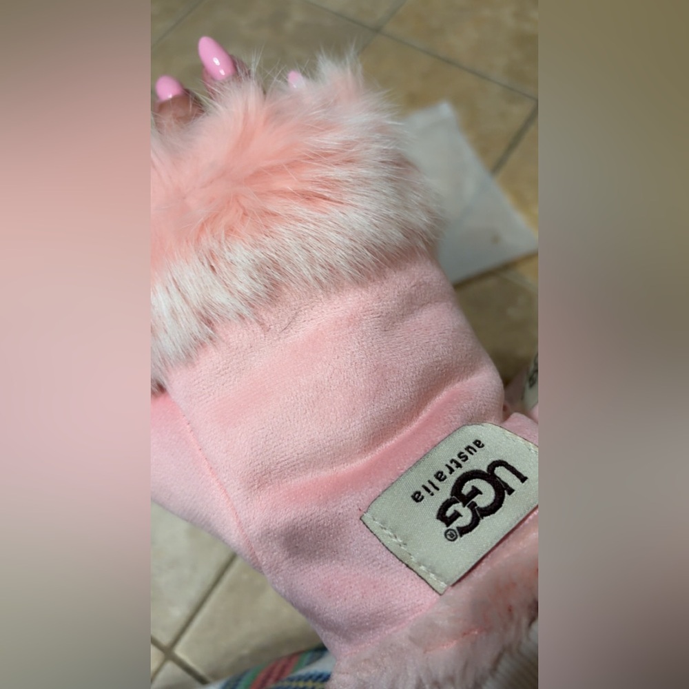 UGG White Faux Fur Fingerless Gloves - Picture 5 of 5